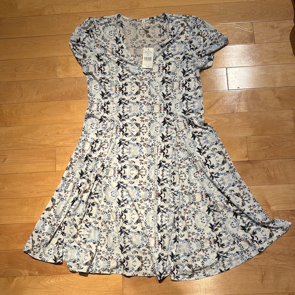 Mia & Tess Floral V-Neck Short Sleeve Casual Dress Multicolor